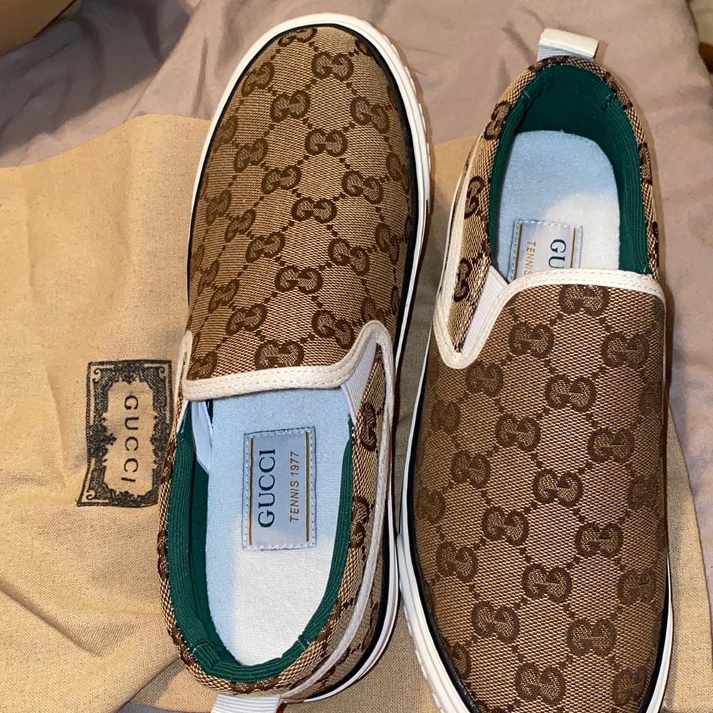 slip on sneaker